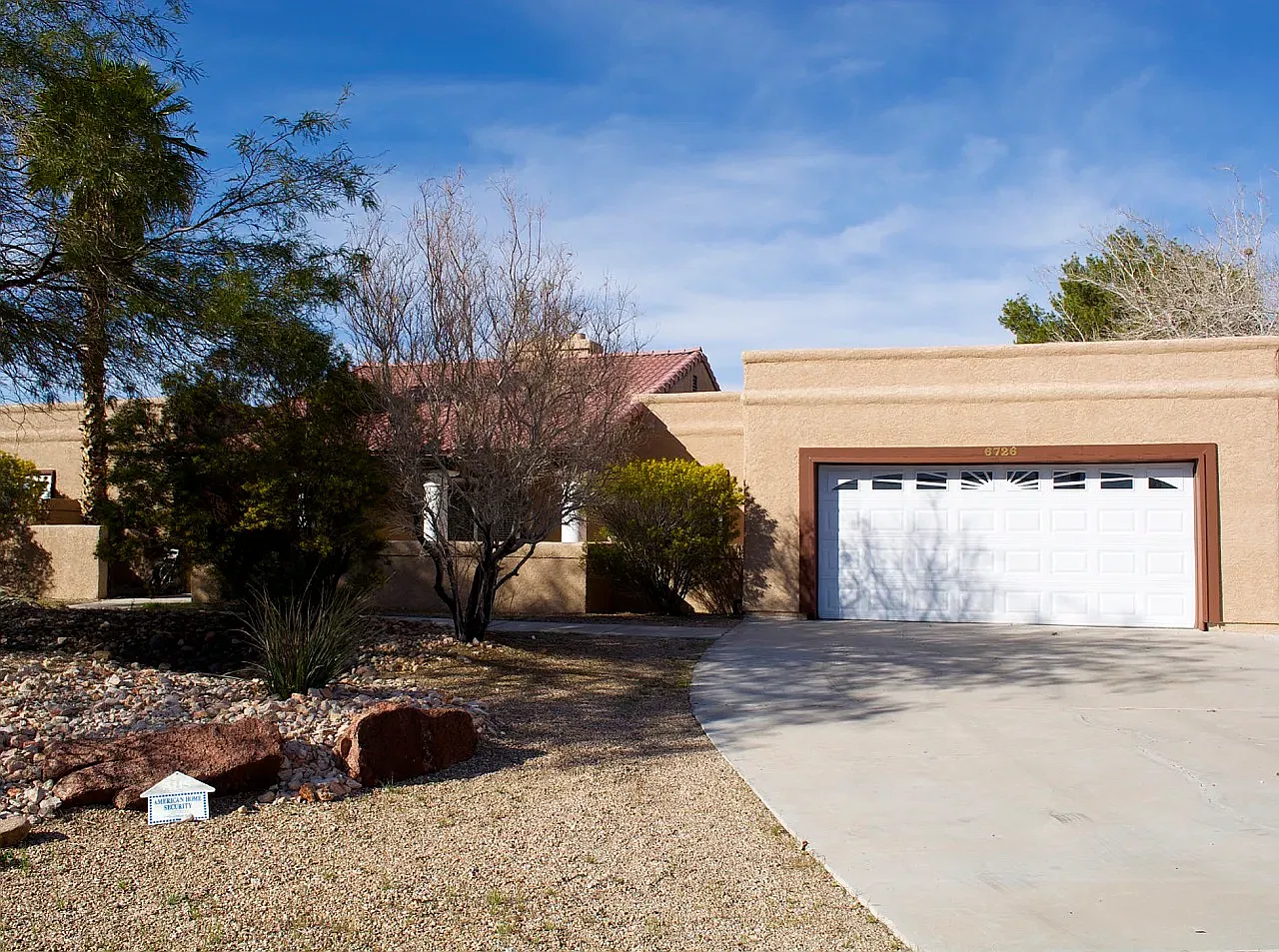 3 bed, 2486 sqft, $2,400 — Photo 1