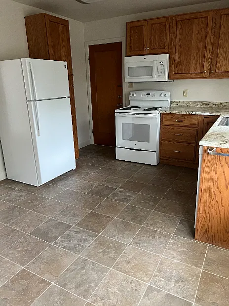 2 bed, 1.0 bath, $1,450 — Photo 3