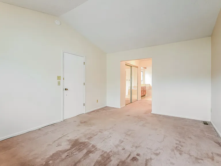 103 Deerlake Dr — Photo 8