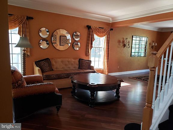 5th image of 873 Williamsburg Blvd