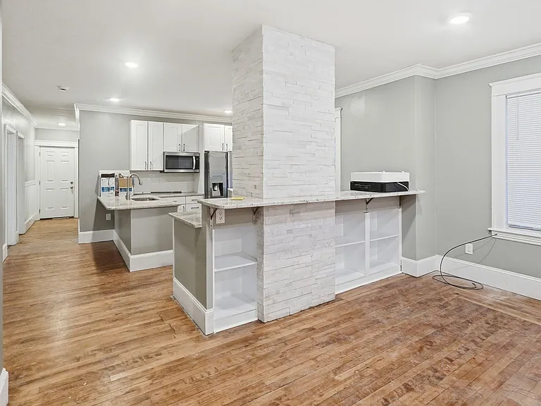 131 Providence St — Photo 18