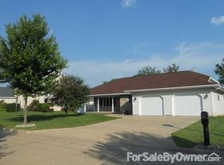 41 Weatherstone Dr, Appleton, WI 54914