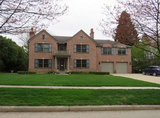231 Vendome Rd, Grosse Pointe Farms, MI 48236