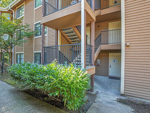 3rd image of 9872 SE Talbert St