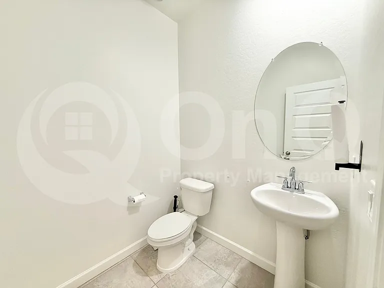 3246 W Sable Ave — Photo 22