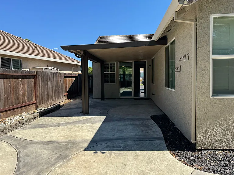 576 Sutherland Ranch Ln — Photo 23