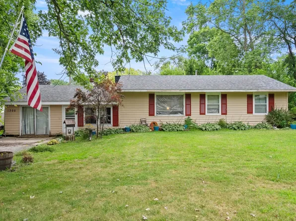 1305 Wilson Ct, Zion, IL 60099