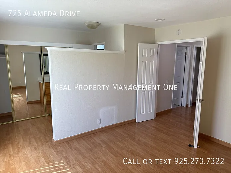 725 Alameda Dr — Photo 14