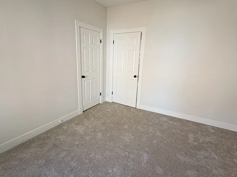 1430 Hicks Ave — Photo 9