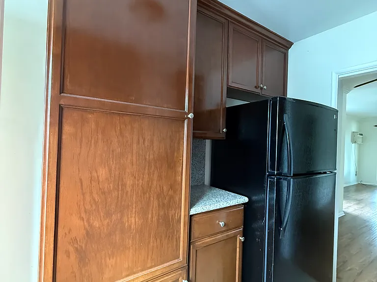 kitchen, refrigerator with ice maker