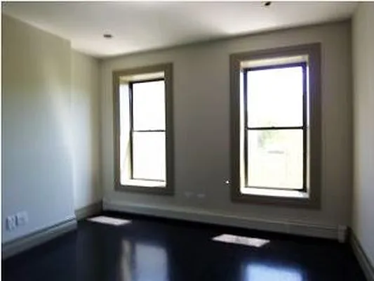 Rented by R New York | media 26