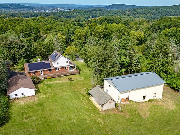3rd image of 1404 Highpoint Rd