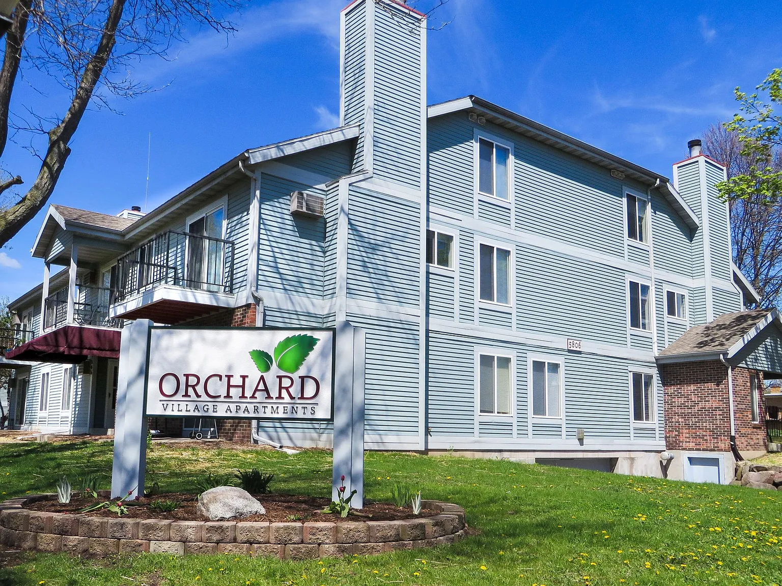 Orchard Village Apartments — Photo 1
