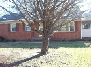 1301 N Washington St, Washington, NC 27889