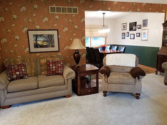 4th image of 1979 Lakeview Dr