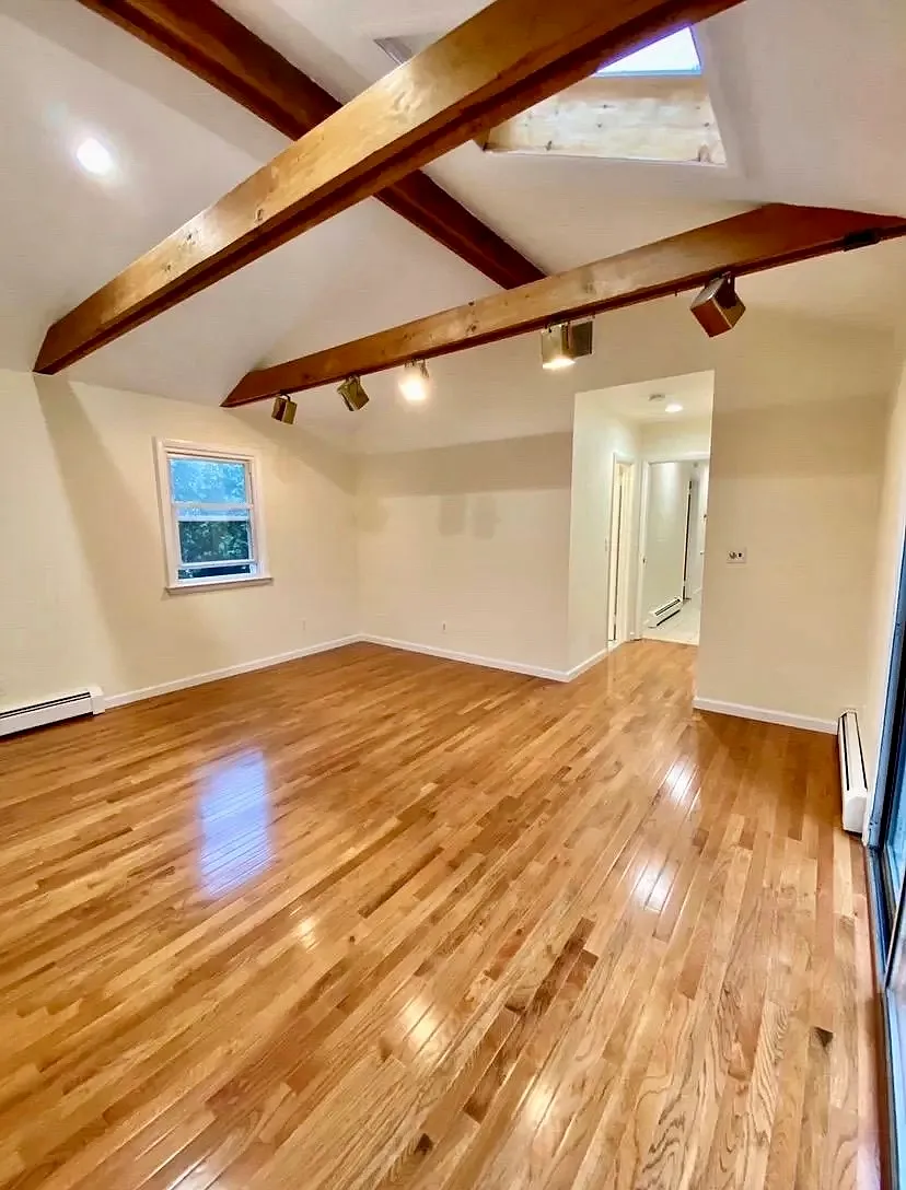 3 bed, 1200 sqft, $3,800 — Photo 3