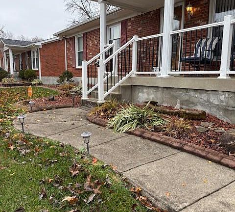 2nd image of 7911 Pickwick Ln