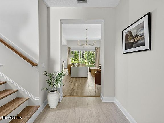 4th image of 527 PINE HAVEN Drive