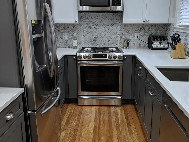 1535 Oak St — Photo 8