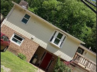 5 Ester Ln, Hugheston, WV 25110