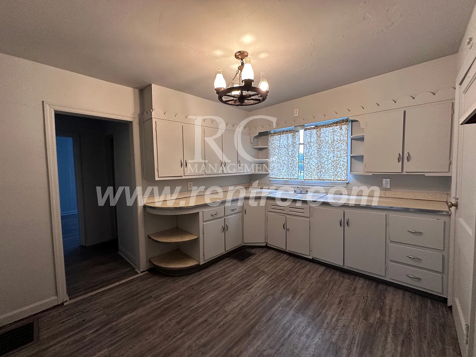 3 bed, 1150 sqft, $875 — Photo 2