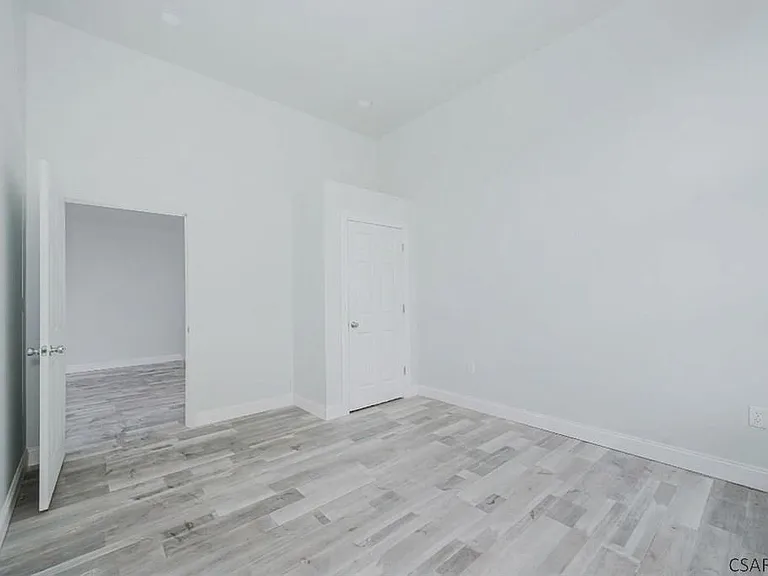 500 Main St #201 — Photo 23