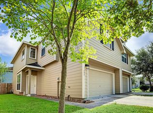 493 Folk Crest Ln, Dickinson, TX 77539