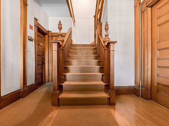 3rd image of 1 Hillside Ave APT 3