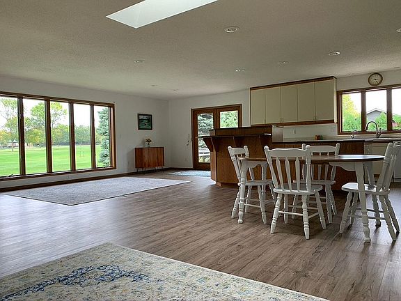 3rd image of 109 Lundell Ave