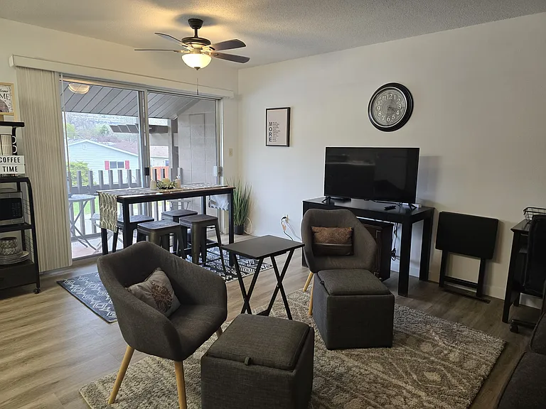 1600 Avenue E #37 — Photo 2