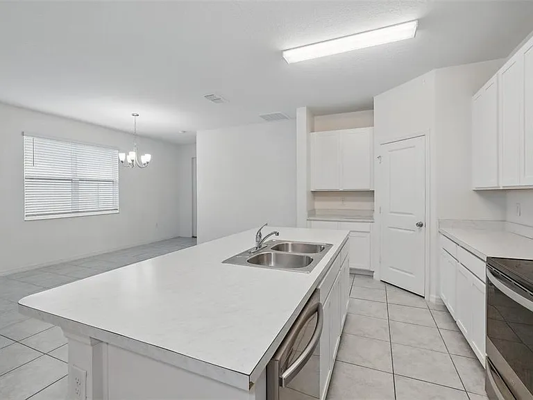 1187 Papaya Cir — Photo 17