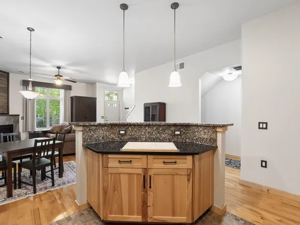 9368 Old Sauk Rd, Middleton, WI 53562