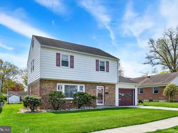 35 Country Club Pl W, Camp Hill, PA 17011