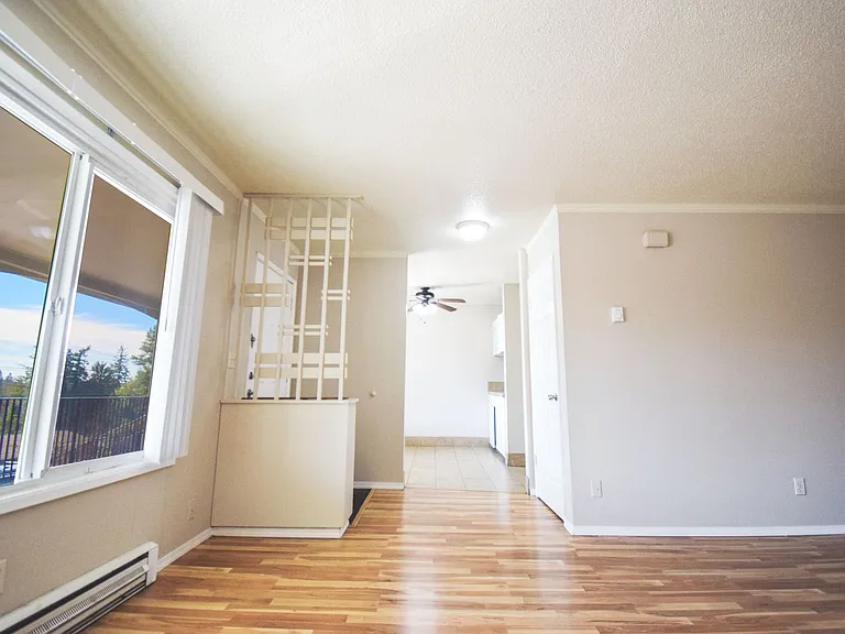 Vista Hills Apartments — Photo 11
