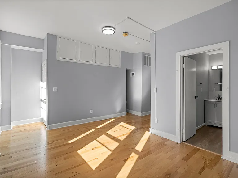 112 W Mulberry St #1 — Photo 10