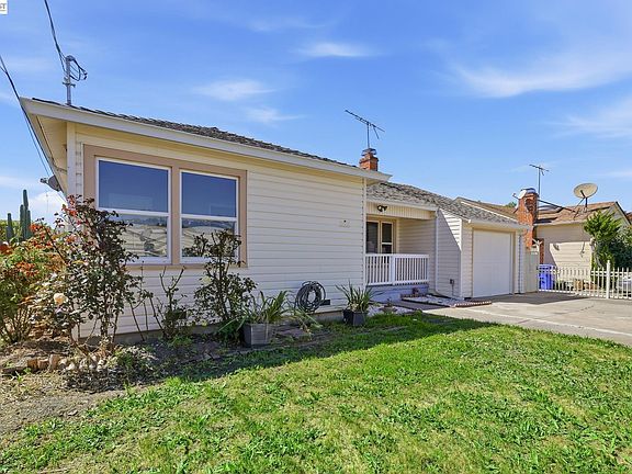 3rd image of 16311 Ria Dr
