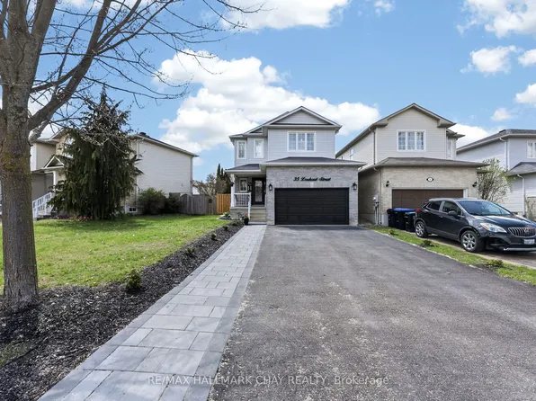 35 Lookout St, Essa, ON L0M 1B4