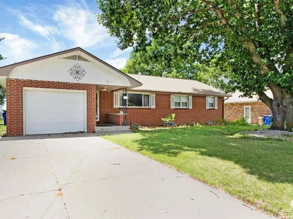 857 Cypress St, Junction City, KS 66441