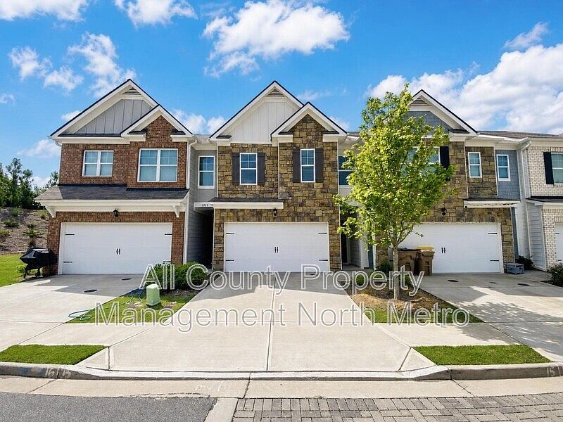 1st image of 2715 Poppy Ct