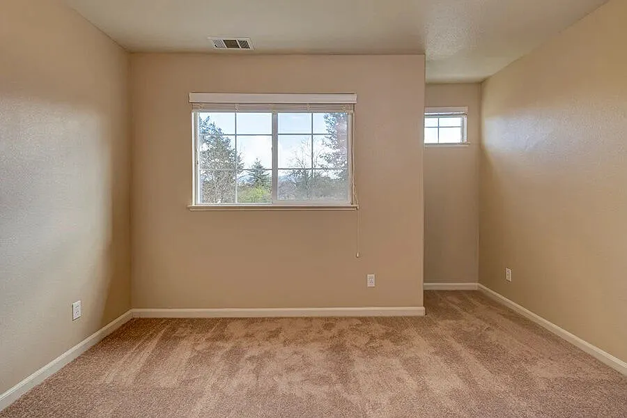 Lincoln Gardens Apartments — Photo 4