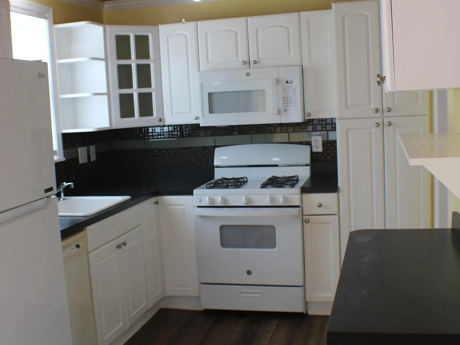 3103 California Ave — Photo 3