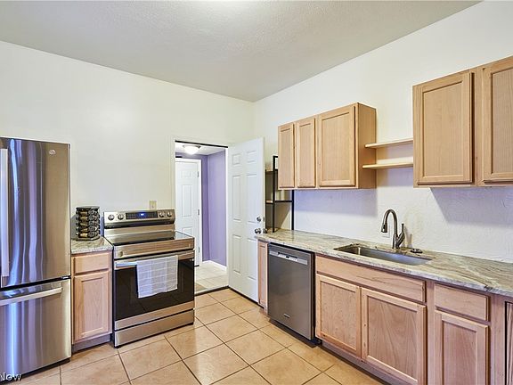 4th image of 3218 Marvin Ave