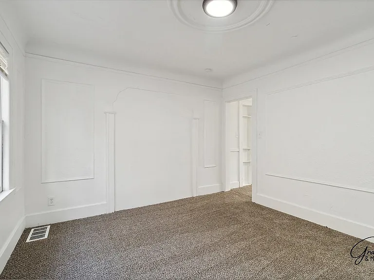 16211 Kentucky St — Photo 22