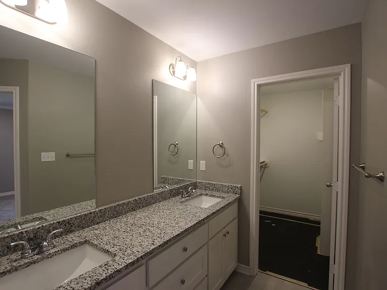 6033 Villa Rosa Way — Photo 15