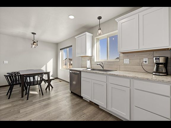 2nd image of 24005 Bridle Ridge Ct