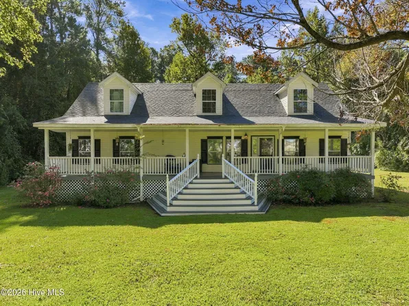 215 Jonaquins Dr, Beaufort, NC 28516