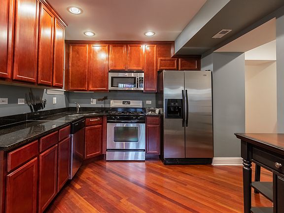 3rd image of 1619 W North Shore Ave #G