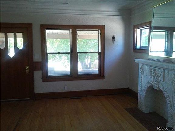 2nd image of 26797 W Outer Dr