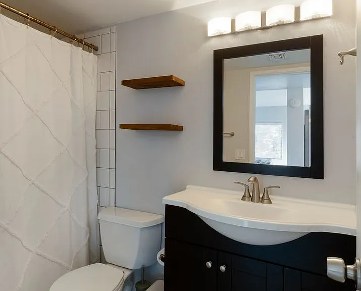 1530 S Columbus Blvd #8 — Photo 6