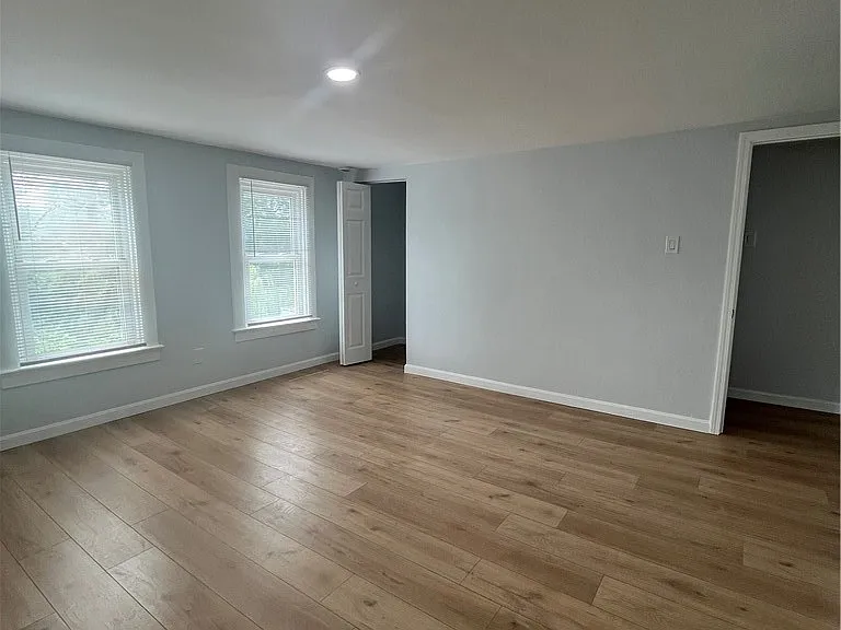 1252 Jefferson St — Photo 13
